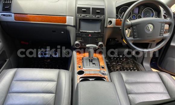 Nunua Ilio tumika Volkswagen Touareg Bluu Gari ndani ya Kampala nchini Uganda Nunua Ilio tumika Volkswagen Touareg Bluu Gari ndani ya Kampala nchini Uganda