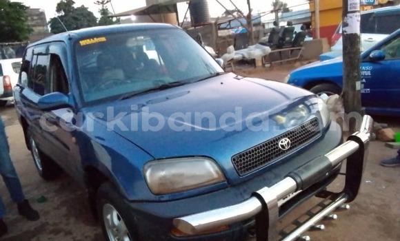 Nunua Ilio tumika Toyota RAV4 Bluu Gari ndani ya Kampala nchini Uganda Nunua Ilio tumika Toyota RAV4 Bluu Gari ndani ya Kampala nchini Uganda