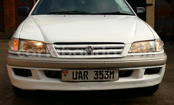 Acheter Occasion Voiture Toyota Premio Blanc à Kampala, Ouganda Acheter Occasion Voiture Toyota Premio Blanc à Kampala, Ouganda