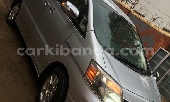 Acheter Occasion Voiture Toyota Alphard Gris à Kampala, Ouganda Acheter Occasion Voiture Toyota Alphard Gris à Kampala, Ouganda