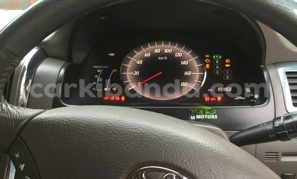 Acheter Occasion Voiture Toyota Alphard Gris à Kampala, Ouganda Acheter Occasion Voiture Toyota Alphard Gris à Kampala, Ouganda