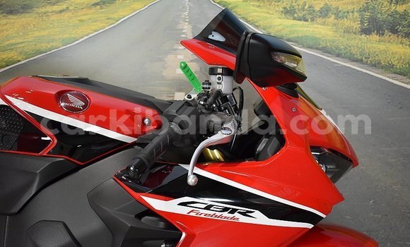 Gura Yakoze Honda CBR 1000 RR Other Bike i Kampala mu Uganda Gura Yakoze Honda CBR 1000 RR Other Bike i Kampala mu Uganda