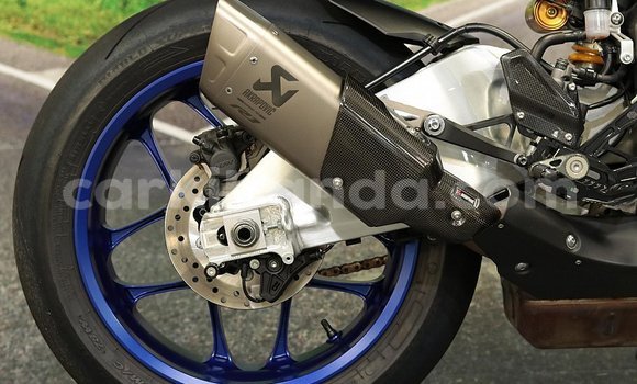 Nunua Ilio tumika Yamaha R1 Nyingine Bike ndani ya Kampala nchini Uganda Nunua Ilio tumika Yamaha R1 Nyingine Bike ndani ya Kampala nchini Uganda