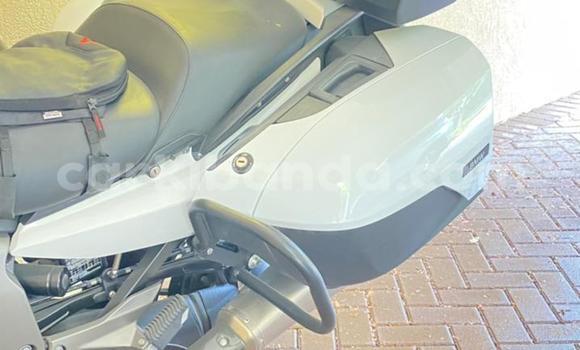 Buy Used BMW K 1600 White Bike in Kampala in Uganda Buy Used BMW K 1600 White Bike in Kampala in Uganda