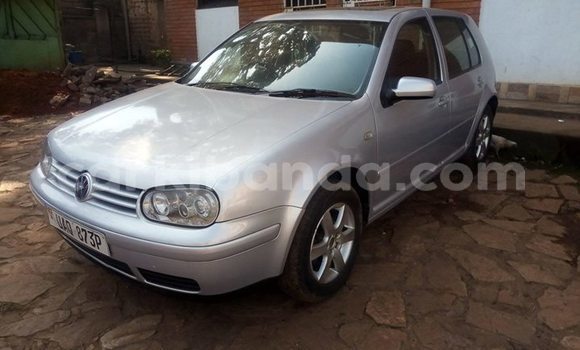 Nunua Ilio tumika Volkswagen Golf Fedha Gari ndani ya Kampala nchini Uganda Nunua Ilio tumika Volkswagen Golf Fedha Gari ndani ya Kampala nchini Uganda