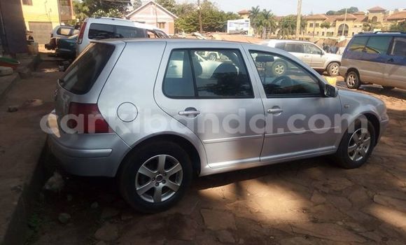 Nunua Ilio tumika Volkswagen Golf Fedha Gari ndani ya Kampala nchini Uganda Nunua Ilio tumika Volkswagen Golf Fedha Gari ndani ya Kampala nchini Uganda