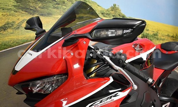 Nunua Ilio tumika Honda CBR Nyingine Bike ndani ya Kampala nchini Uganda Nunua Ilio tumika Honda CBR Nyingine Bike ndani ya Kampala nchini Uganda