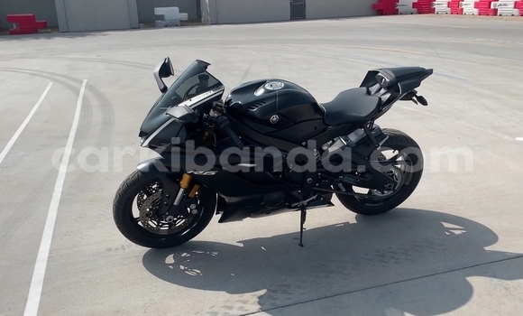 Gura Yakoze Yamaha YZF Black Bike i Kampala mu Uganda Gura Yakoze Yamaha YZF Black Bike i Kampala mu Uganda