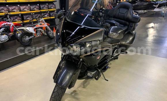 Nunua Ilio tumika Honda GOLD WING Nyingine Bike ndani ya Kampala nchini Uganda Nunua Ilio tumika Honda GOLD WING Nyingine Bike ndani ya Kampala nchini Uganda