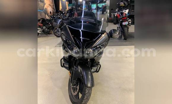 Nunua Ilio tumika Honda GOLD WING Nyingine Bike ndani ya Kampala nchini Uganda Nunua Ilio tumika Honda GOLD WING Nyingine Bike ndani ya Kampala nchini Uganda