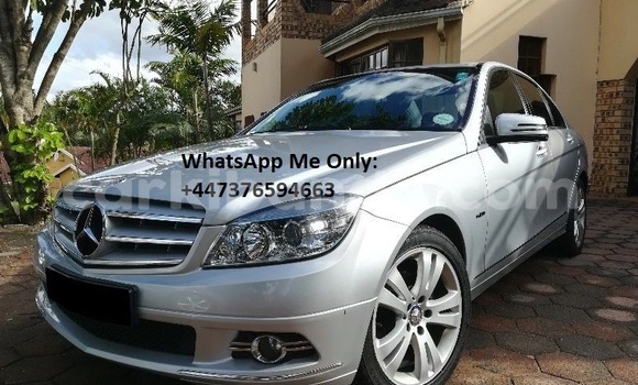 Gura Yakoze Mercedes-Benz C-Classe Silver Imodoka i Kampala mu Uganda