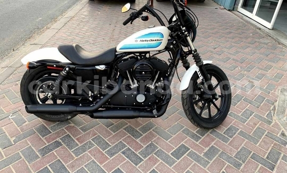 Nunua Ilio tumika Harley Davidson Sportster Nyeupe Bike ndani ya Kampala nchini Uganda