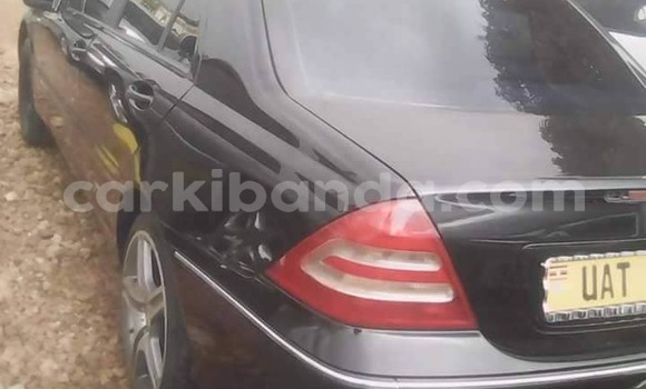 Nunua Ilio tumika Mercedes‒Benz C–Class Nyeusi Gari ndani ya Kampala nchini Uganda Nunua Ilio tumika Mercedes‒Benz C–Class Nyeusi Gari ndani ya Kampala nchini Uganda