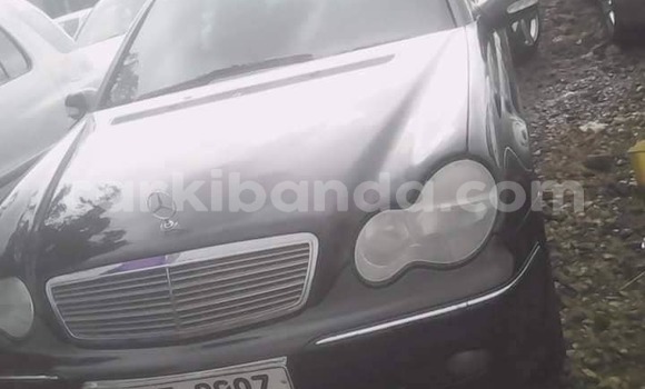Nunua Ilio tumika Mercedes‒Benz C–Class Nyeusi Gari ndani ya Kampala nchini Uganda Nunua Ilio tumika Mercedes‒Benz C–Class Nyeusi Gari ndani ya Kampala nchini Uganda
