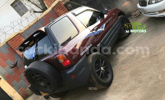 Acheter Occasion Voiture Toyota RAV4 Rouge à Kampala, Ouganda Acheter Occasion Voiture Toyota RAV4 Rouge à Kampala, Ouganda