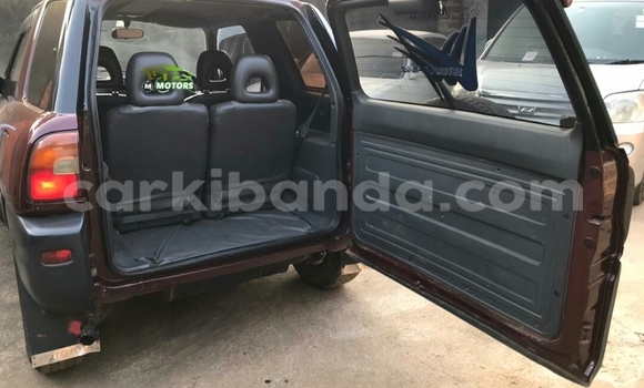 Acheter Occasion Voiture Toyota RAV4 Rouge à Kampala, Ouganda Acheter Occasion Voiture Toyota RAV4 Rouge à Kampala, Ouganda