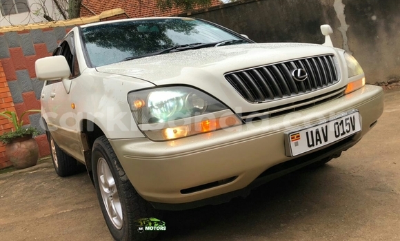 Acheter Occasion Voiture Toyota Harrier Blanc à Kampala, Ouganda Acheter Occasion Voiture Toyota Harrier Blanc à Kampala, Ouganda