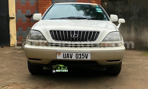 Acheter Occasion Voiture Toyota Harrier Blanc à Kampala, Ouganda Acheter Occasion Voiture Toyota Harrier Blanc à Kampala, Ouganda