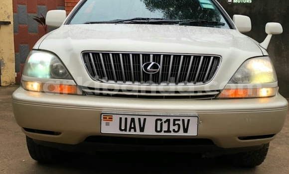 Acheter Occasion Voiture Toyota Harrier Blanc à Kampala, Ouganda Acheter Occasion Voiture Toyota Harrier Blanc à Kampala, Ouganda