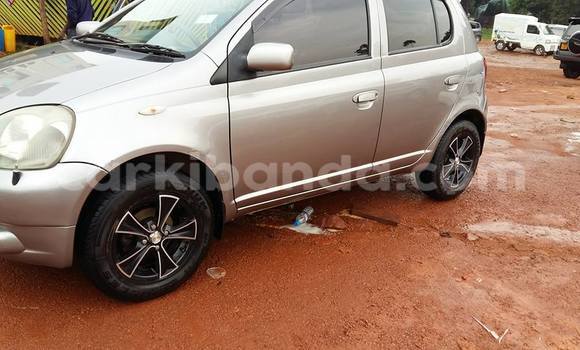 Acheter Occasion Voiture Toyota Vitz Gris à Arua, Ouganda Acheter Occasion Voiture Toyota Vitz Gris à Arua, Ouganda