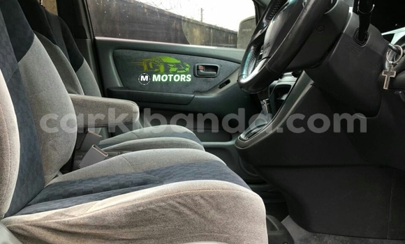 Acheter Occasion Voiture Toyota Harrier Blanc à Kampala, Ouganda Acheter Occasion Voiture Toyota Harrier Blanc à Kampala, Ouganda