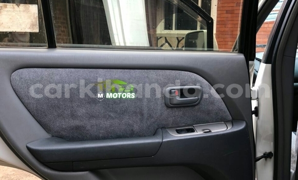 Acheter Occasion Voiture Toyota Harrier Blanc à Kampala, Ouganda Acheter Occasion Voiture Toyota Harrier Blanc à Kampala, Ouganda