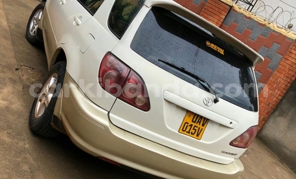 Acheter Occasion Voiture Toyota Harrier Blanc à Kampala, Ouganda Acheter Occasion Voiture Toyota Harrier Blanc à Kampala, Ouganda