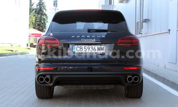 Nunua Ilio tumika Porsche Cayenne Nyingine Gari ndani ya Kampala nchini Uganda Nunua Ilio tumika Porsche Cayenne Nyingine Gari ndani ya Kampala nchini Uganda