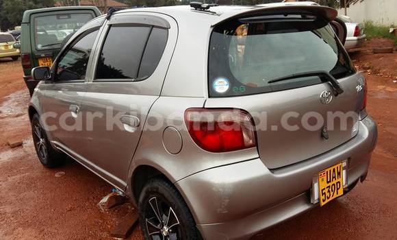 Acheter Occasion Voiture Toyota Vitz Gris à Arua, Ouganda Acheter Occasion Voiture Toyota Vitz Gris à Arua, Ouganda