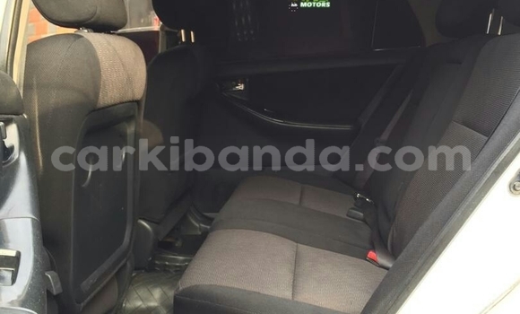 Acheter Occasion Voiture Toyota Runx Blanc à Kampala, Ouganda Acheter Occasion Voiture Toyota Runx Blanc à Kampala, Ouganda