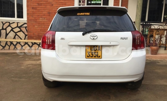 Acheter Occasion Voiture Toyota Runx Blanc à Kampala, Ouganda Acheter Occasion Voiture Toyota Runx Blanc à Kampala, Ouganda
