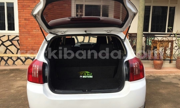 Acheter Occasion Voiture Toyota Runx Blanc à Kampala, Ouganda Acheter Occasion Voiture Toyota Runx Blanc à Kampala, Ouganda