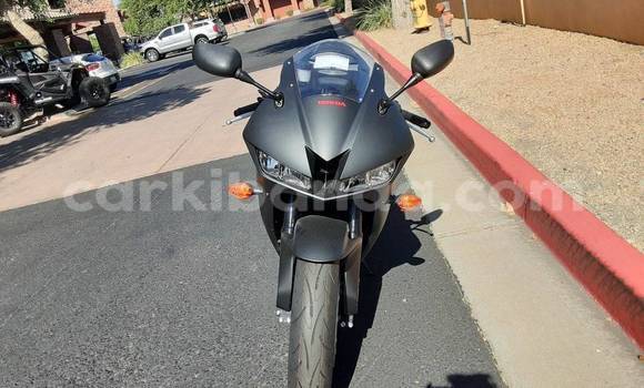 Nunua Ilio tumika Honda CBR 1000 RR Nyingine Bike ndani ya Kampala nchini Uganda Nunua Ilio tumika Honda CBR 1000 RR Nyingine Bike ndani ya Kampala nchini Uganda