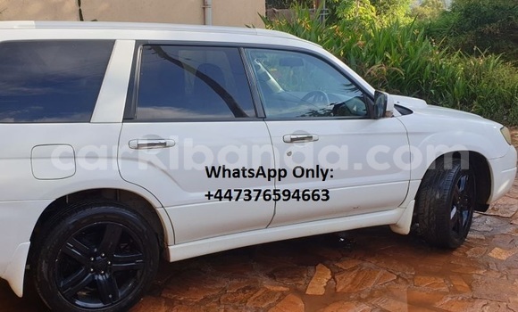 Gura Yakoze Subaru Forester White Imodoka i Kampala mu Uganda Gura Yakoze Subaru Forester White Imodoka i Kampala mu Uganda