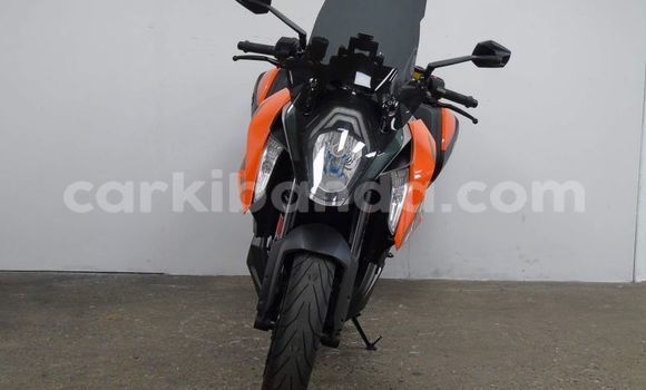 Gura Yakoze KTM SuperDuke Other Bike i Kampala mu Uganda Gura Yakoze KTM SuperDuke Other Bike i Kampala mu Uganda