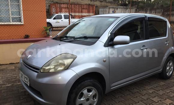 Gura Yakoze Toyota Passo Silver Imodoka i Kampala mu Uganda