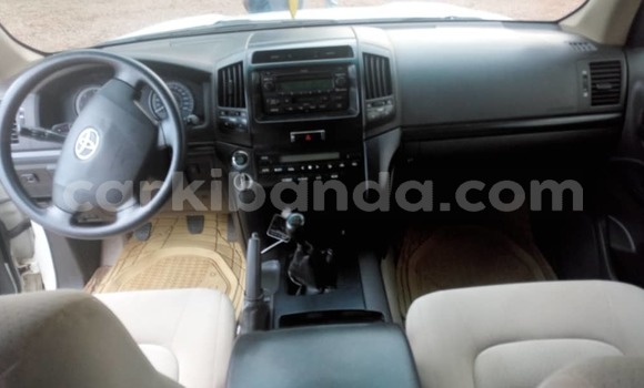 Buy Used Toyota Land Cruiser White Car in Kampala in Uganda Buy Used Toyota Land Cruiser White Car in Kampala in Uganda