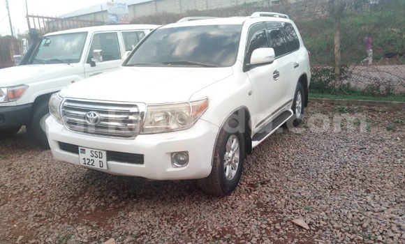 Buy Used Toyota Land Cruiser White Car in Kampala in Uganda Buy Used Toyota Land Cruiser White Car in Kampala in Uganda
