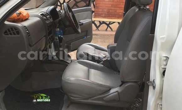 Acheter Occasion Voiture Great Wall Wingle Blanc à Kampala, Ouganda Acheter Occasion Voiture Great Wall Wingle Blanc à Kampala, Ouganda