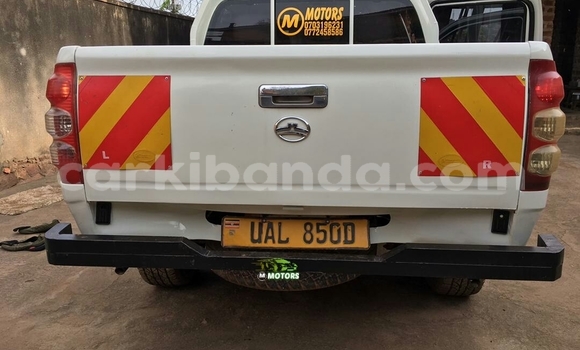 Acheter Occasion Voiture Great Wall Wingle Blanc à Kampala, Ouganda Acheter Occasion Voiture Great Wall Wingle Blanc à Kampala, Ouganda