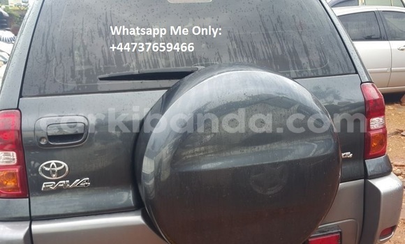 Nunua Ilio tumika Toyota RAV4 Nyeusi Gari ndani ya Kampala nchini Uganda Nunua Ilio tumika Toyota RAV4 Nyeusi Gari ndani ya Kampala nchini Uganda