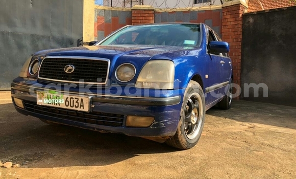 Acheter Occasion Voiture Toyota Progress Bleu à Kampala, Ouganda Acheter Occasion Voiture Toyota Progress Bleu à Kampala, Ouganda