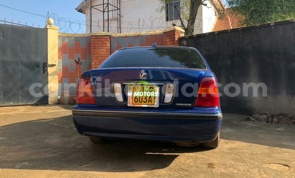 Acheter Occasion Voiture Toyota Progress Bleu à Kampala, Ouganda Acheter Occasion Voiture Toyota Progress Bleu à Kampala, Ouganda