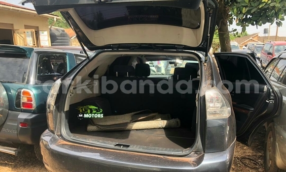 Acheter Occasion Voiture Toyota Harrier Noir à Kampala, Ouganda Acheter Occasion Voiture Toyota Harrier Noir à Kampala, Ouganda