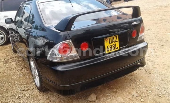 Acheter Occasion Voiture Toyota Altezza Noir à Kampala, Ouganda Acheter Occasion Voiture Toyota Altezza Noir à Kampala, Ouganda