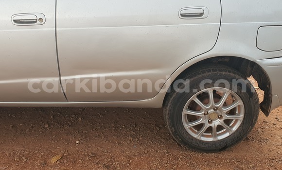 Acheter Occasion Voiture Toyota Corolla Spacio Gris à Kampala, Ouganda Acheter Occasion Voiture Toyota Corolla Spacio Gris à Kampala, Ouganda