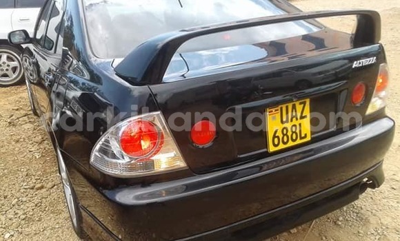 Acheter Occasion Voiture Toyota Altezza Noir à Kampala, Ouganda Acheter Occasion Voiture Toyota Altezza Noir à Kampala, Ouganda