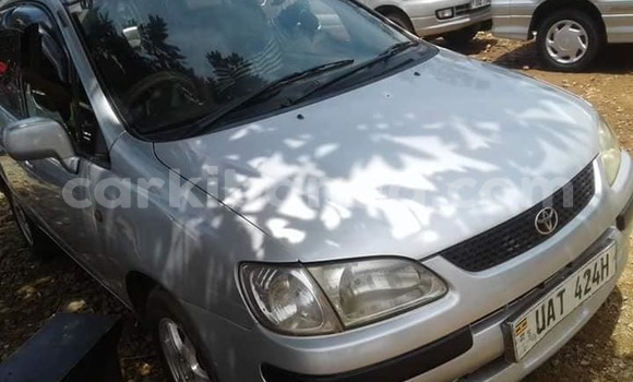 Acheter Occasion Voiture Toyota Spacio Gris à Kampala, Ouganda Acheter Occasion Voiture Toyota Spacio Gris à Kampala, Ouganda