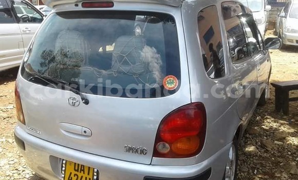 Acheter Occasion Voiture Toyota Spacio Gris à Kampala, Ouganda Acheter Occasion Voiture Toyota Spacio Gris à Kampala, Ouganda