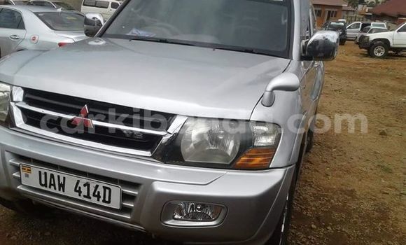 Acheter Occasion Voiture Mitsubishi Pajero Gris à Kampala, Ouganda Acheter Occasion Voiture Mitsubishi Pajero Gris à Kampala, Ouganda